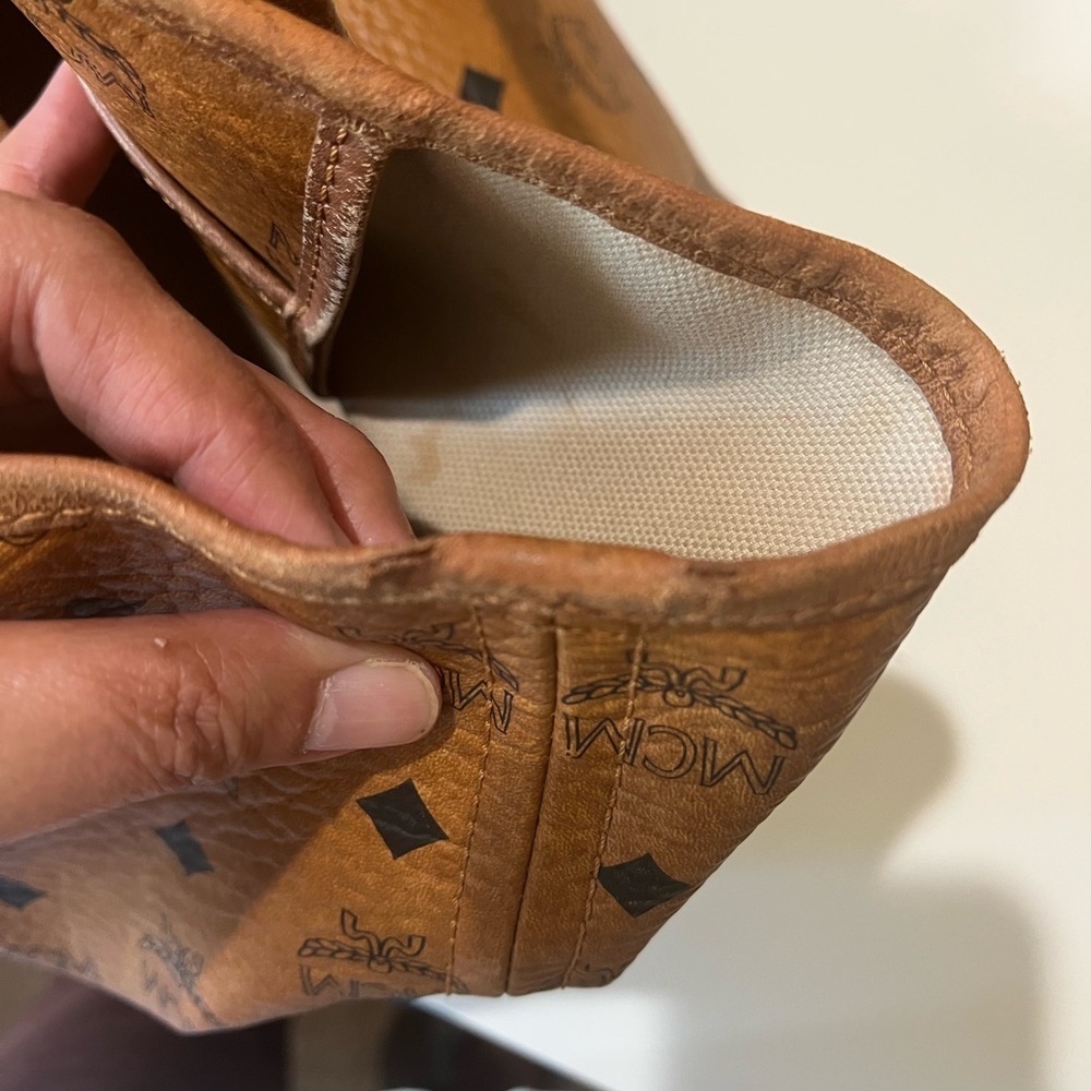 MCM COGNAC VISETOS SHOPPING TOTE - Picture 8 of 16